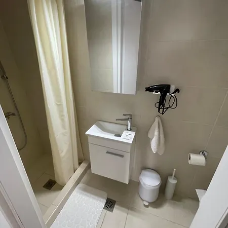 B Collection * Skyros